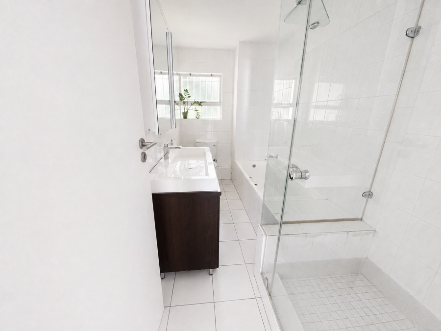 To Let 2 Bedroom Property for Rent in Sea Point Western Cape